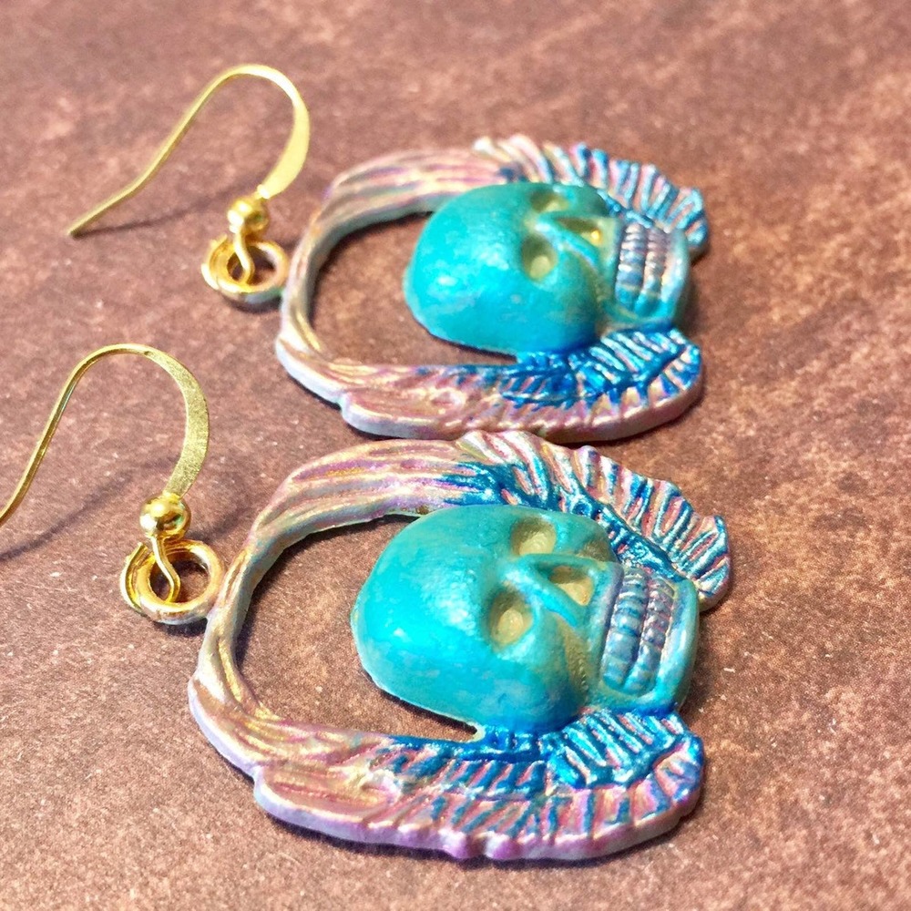 Handmade colorful winged skull earrings - Picture 4 of 8